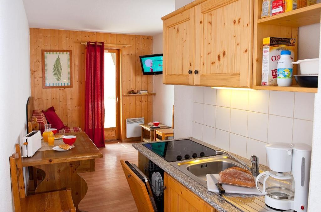 Madame Vacances Residence Les Fermes De Saint Sorlin Saint-Sorlin-dʼArves Quarto foto